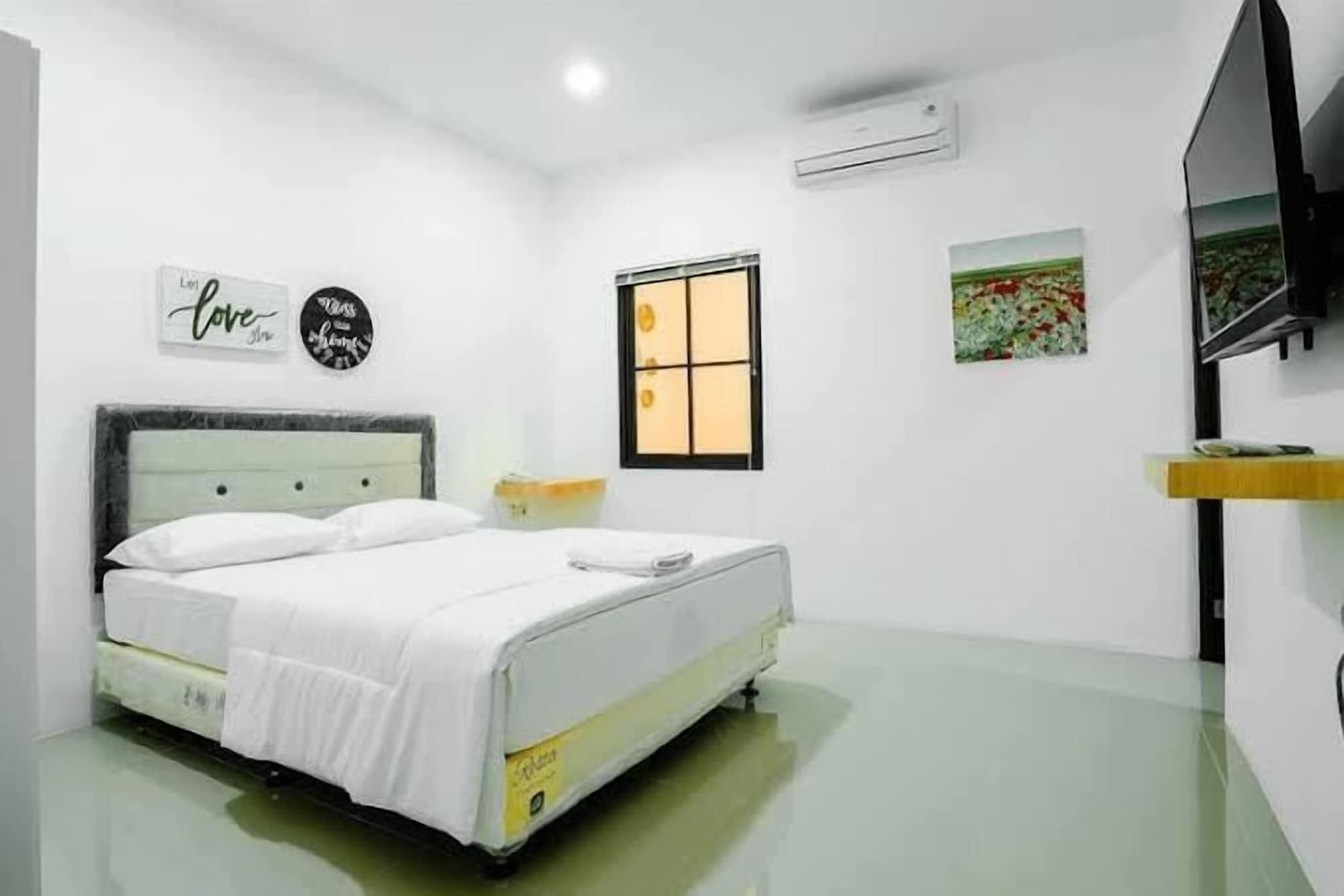 Kemang Eleven Hotel Jakarta Exterior photo